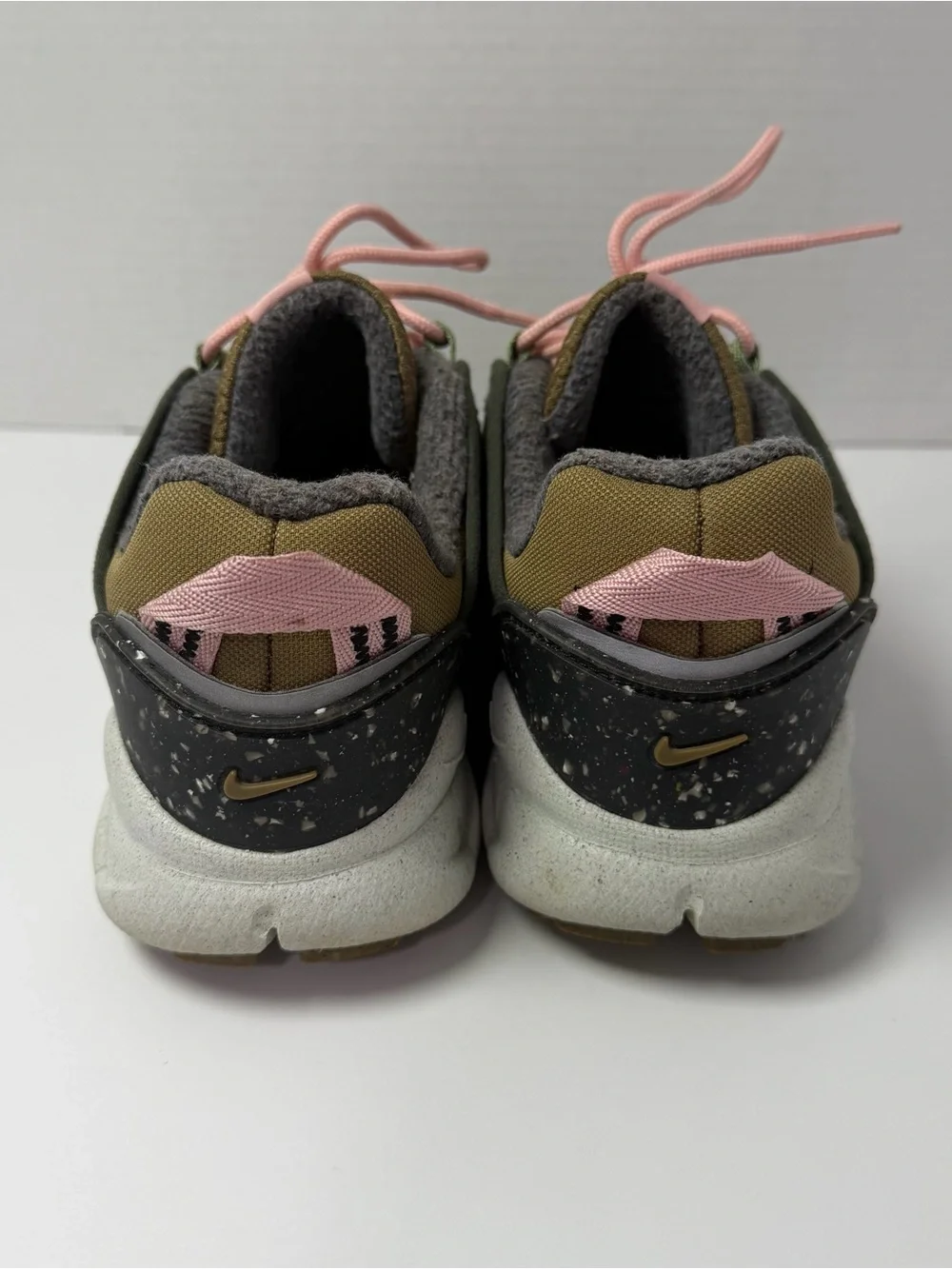 Nike Free Terra Vista Sneakers